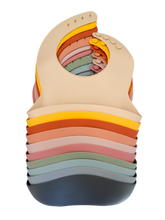 Load image into Gallery viewer, Durable and easy-to-clean silicone bibs for parents seeking convenient meal time solutions.